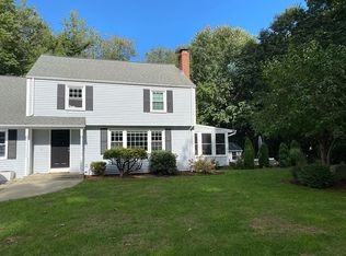 4 Walnut Ln, Smithfield, RI 02828