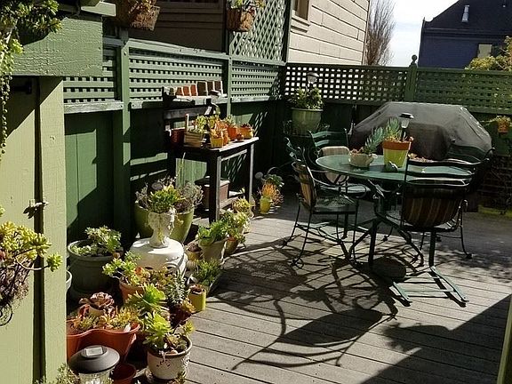 3rd image of 2888A Sacramento St