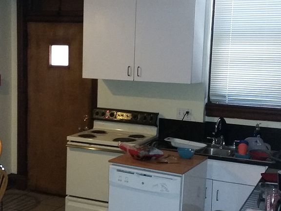 5th image of 2671 Bellevue Ave