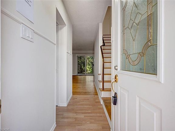 4th image of 140 Ripley Ct #4
