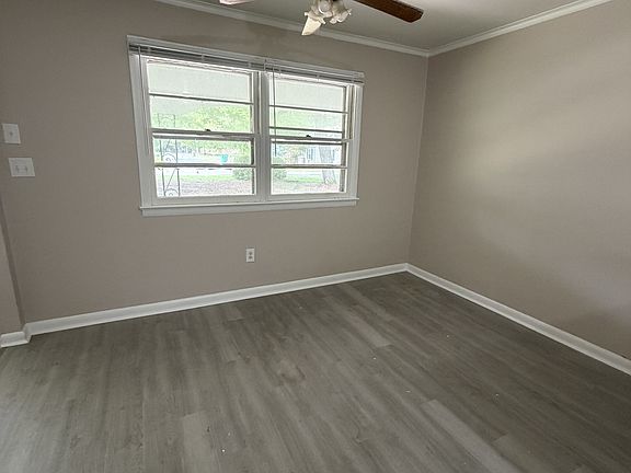 4th image of 137 Honeysuckle Dr #B