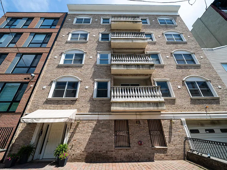 621 Monroe St #8B — Photo 17