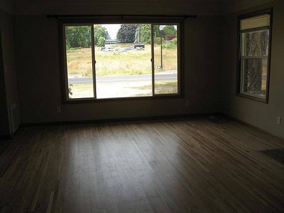 5th image of 4515 NE 59th Ave