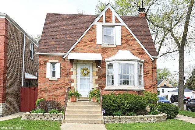 1st image of 2858 N Melvina Ave