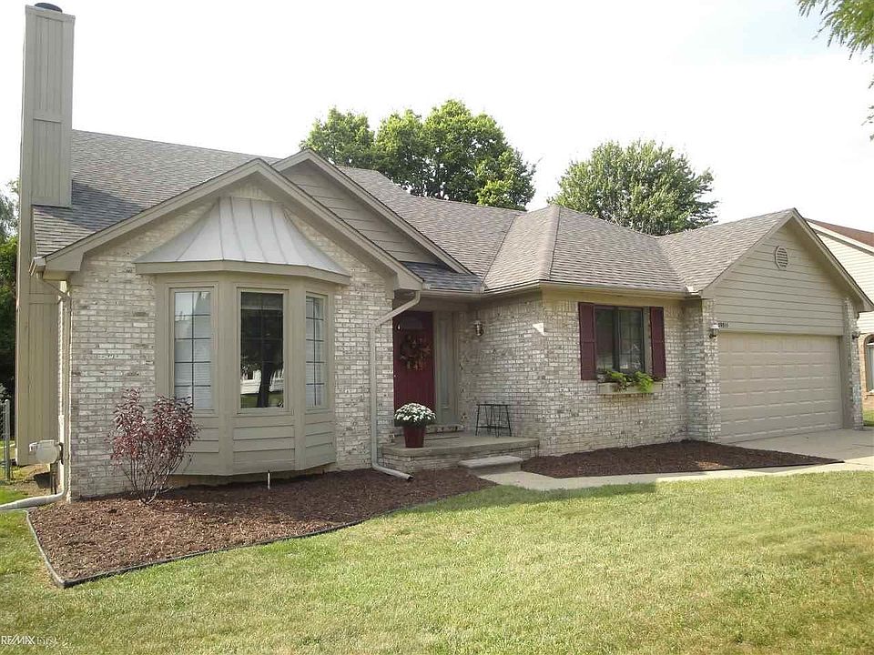 1st image of 39855 E River Ct