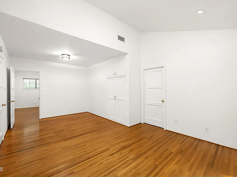 4541 Alveo La Canada — Photo 11