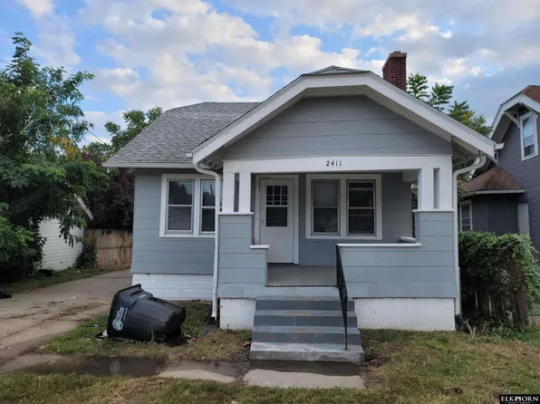 2411 Whitmore St, Omaha, NE 68112