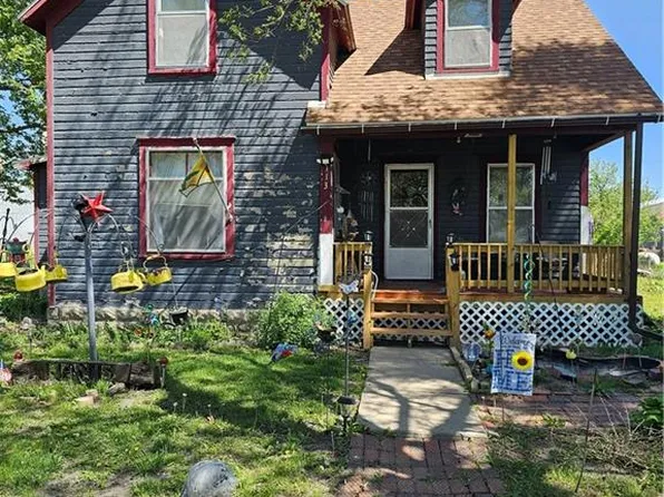 113 S West St, Powhattan, KS 66527