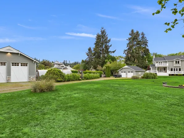 15390 Broom Street NE, Bainbridge Island, WA 98110