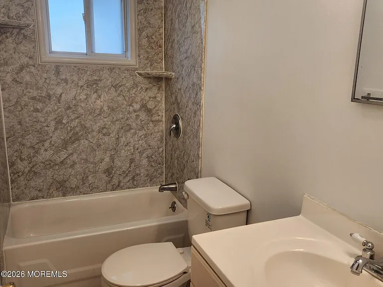 175 W Sylvania Ave — Photo 8