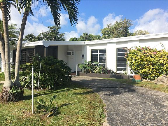 2nd image of 9721 Bahama Dr