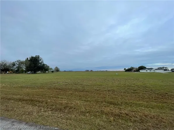 824 Winston Dr, Sebring, FL 33876