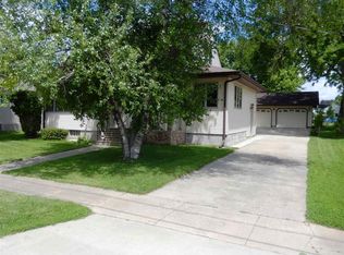 706 A Ave, Sumner, IA 50674