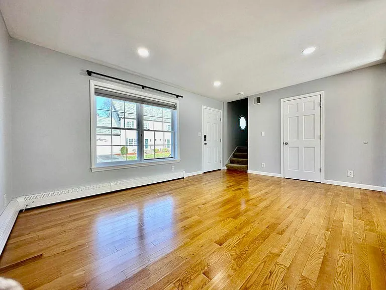 1 Earl Stokes Cir — Photo 4