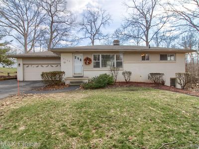 5155 Daron Ln, West Bloomfield, MI, 48324