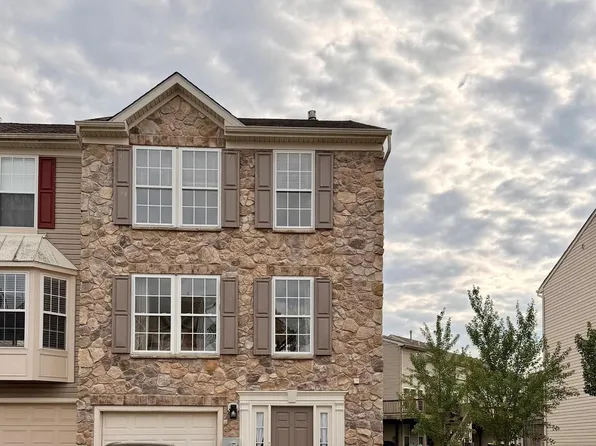 210 Windsor Ct, Quakertown, PA 18951