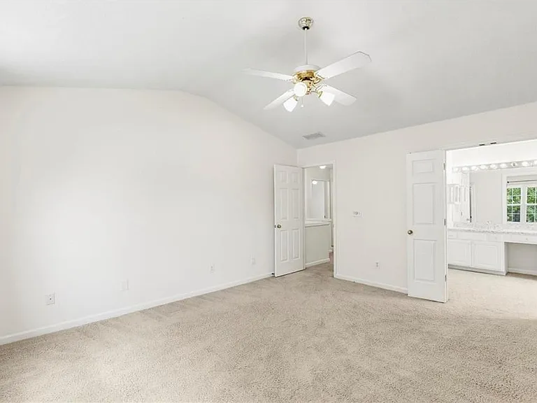 490 Chippenham Ct — Photo 22