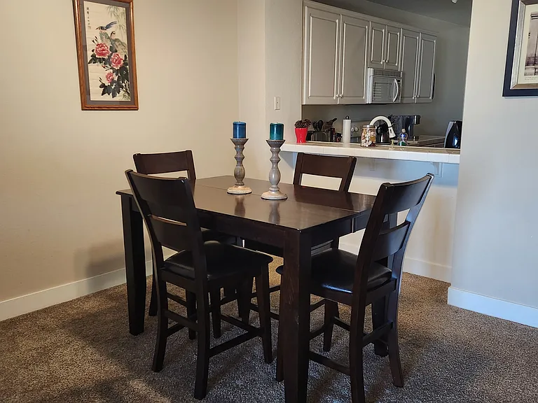 Dining room.