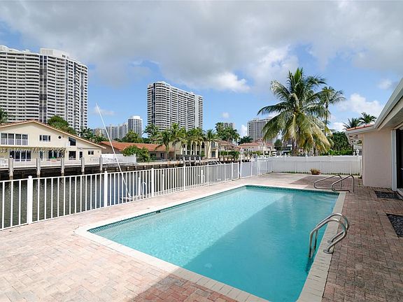 5th image of 3321 NE 170th St #3321
