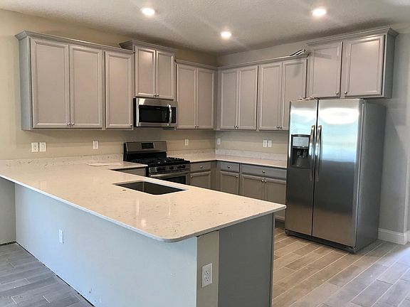 3rd image of 420 Broomsedge Cir