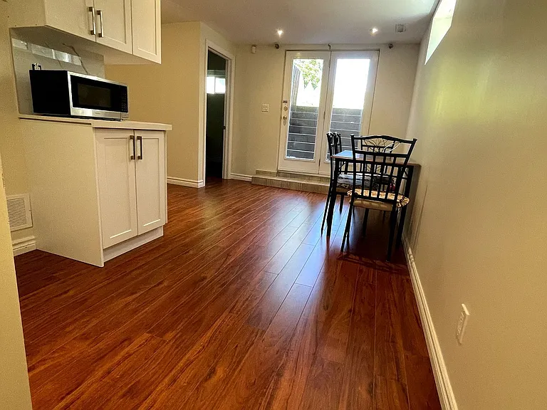 320 Drewry Ave #BASEMENT — Photo 2