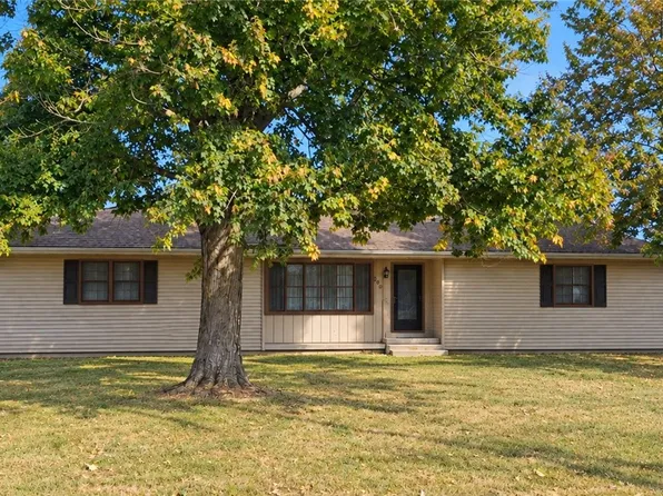 104 S Virginia St, Toledo, IL 62468