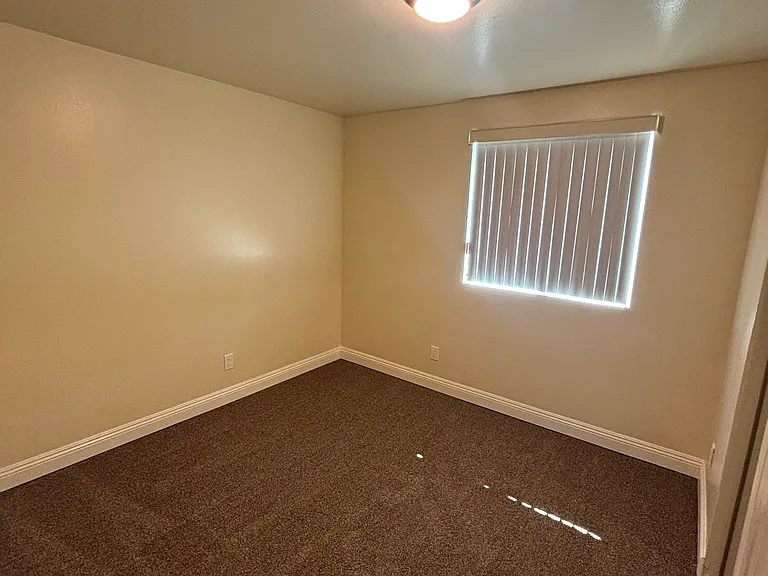 638 W Colden Ave — Photo 7