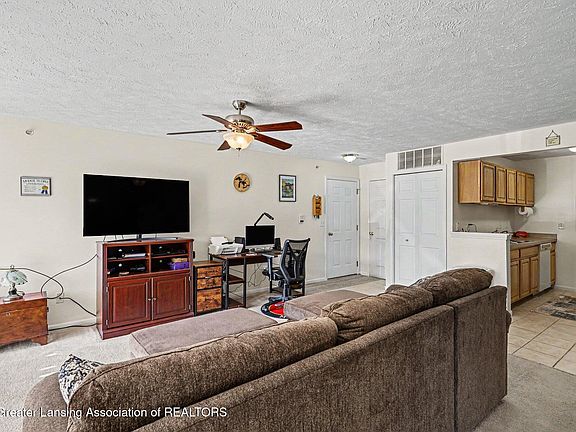4th image of 803 Carom Cir