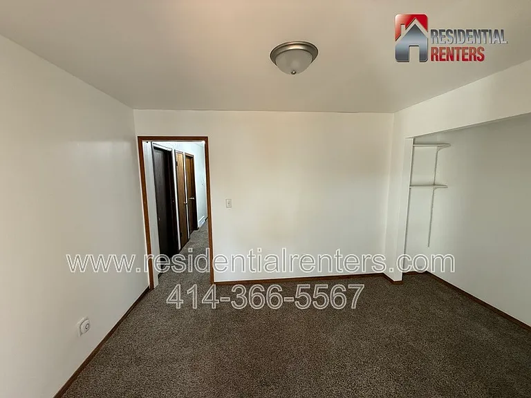 6323 N 104th St — Photo 11
