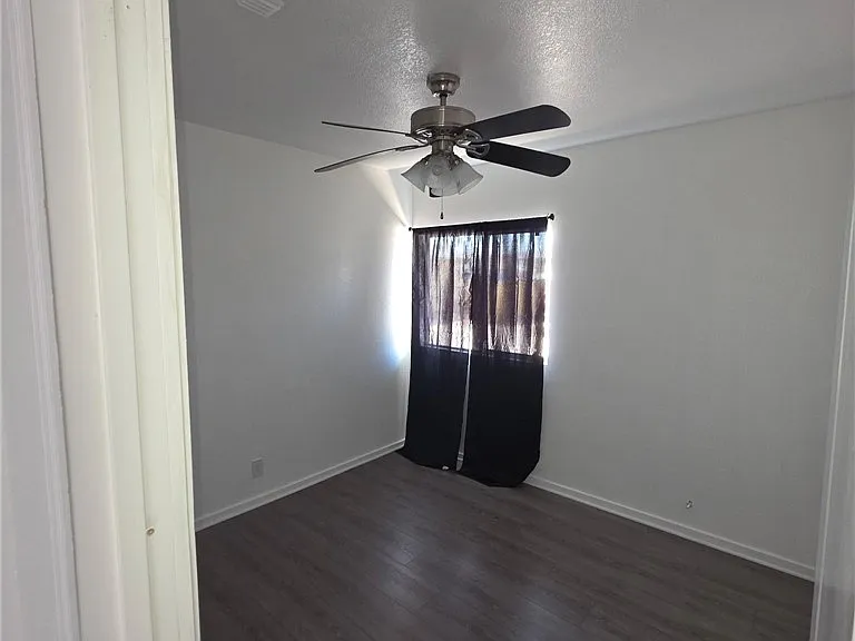 512 E St — Photo 15