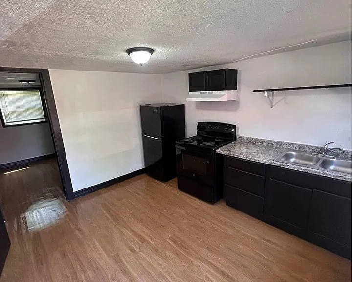 9106 Bertwood St #C — Photo 8