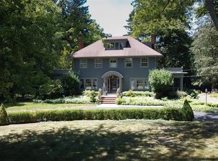 382 Bassett Rd, Bay Village, OH 44140