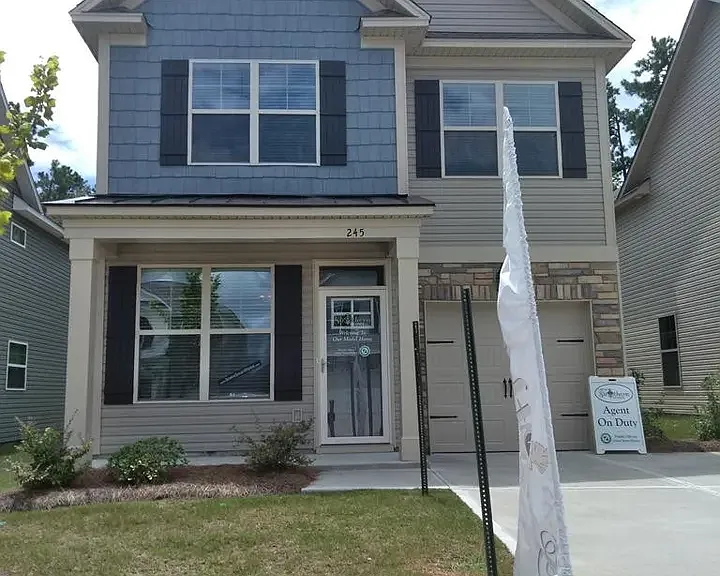 245 Claudia Dr — Photo 1