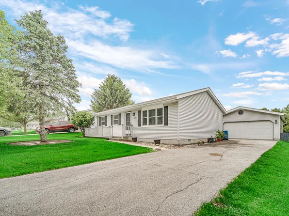 110 Beech Ct, Hebron, IN 46341