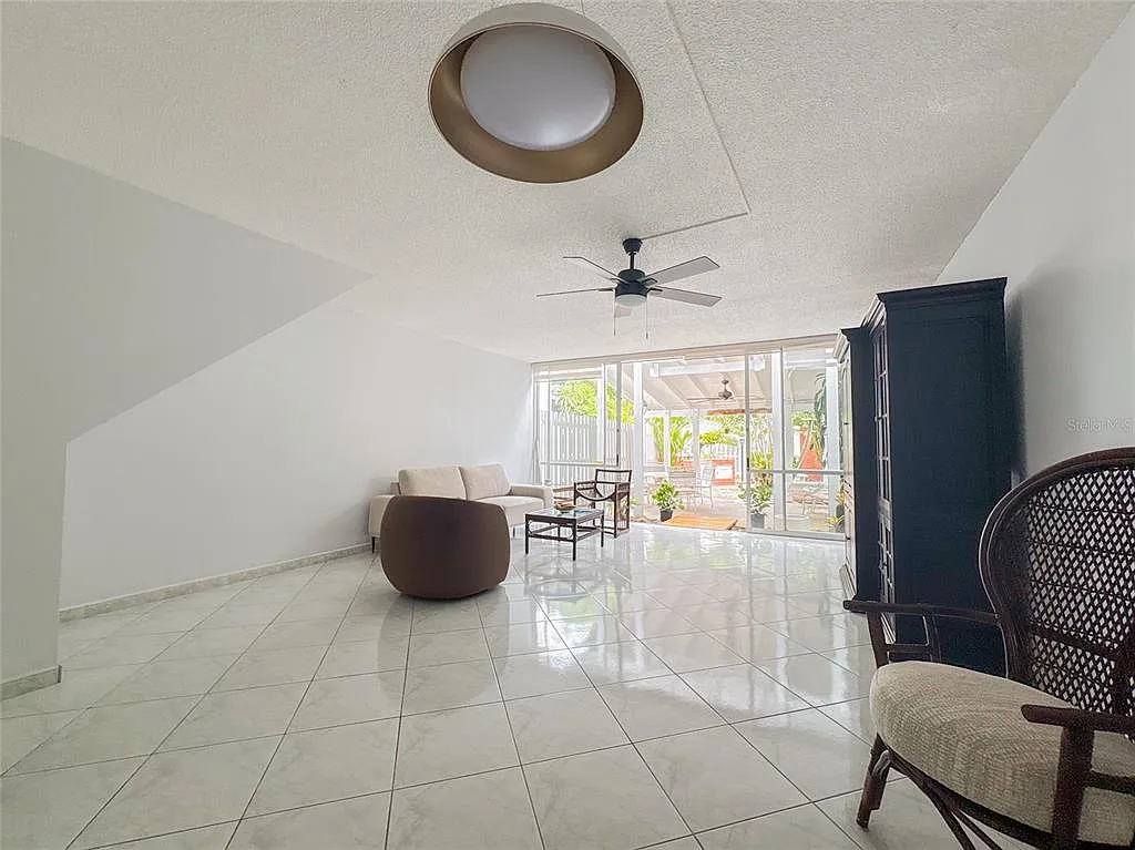 2 bed, 1.5 bath, 1110 sqft, $2,300 — Photo 4