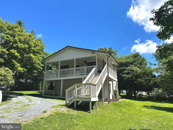 28 Worlds End Ln, Linden, VA 22642