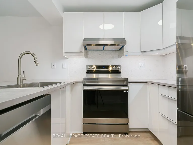 155 Langley Ave #LOWER LEVEL — Photo 4