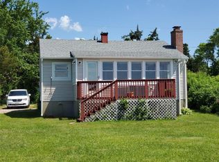 28 Harbor Dr, Westerly, RI 02891