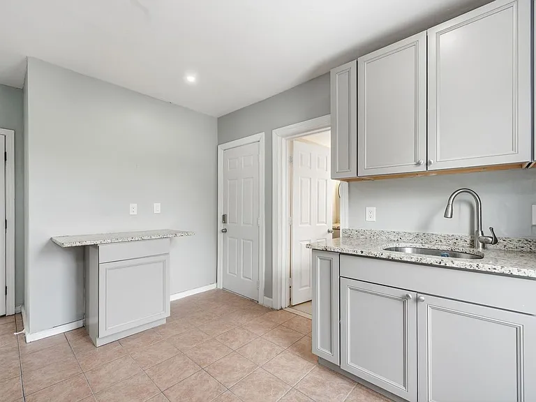 32 Lawrence St #1 — Photo 3