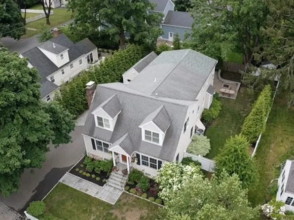 28 Clifford St, Wellesley, MA 02482