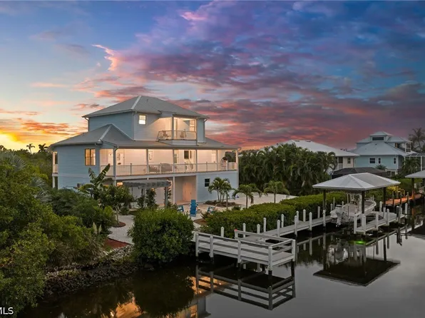 2912 Buttonwood Key Ct, Saint James City, FL 33956
