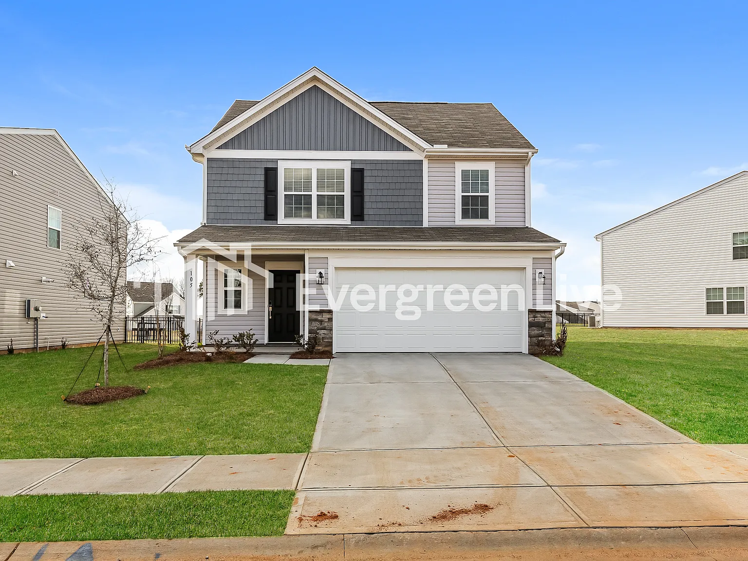 5 bed, 2.5 bath, 2306 sqft, $2,070 — Photo 2