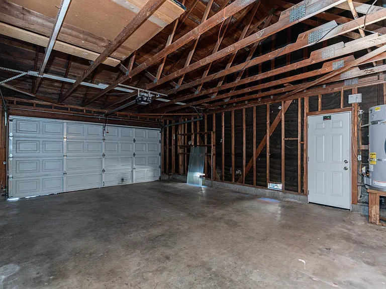 16752 Leafwood Cir — Photo 10