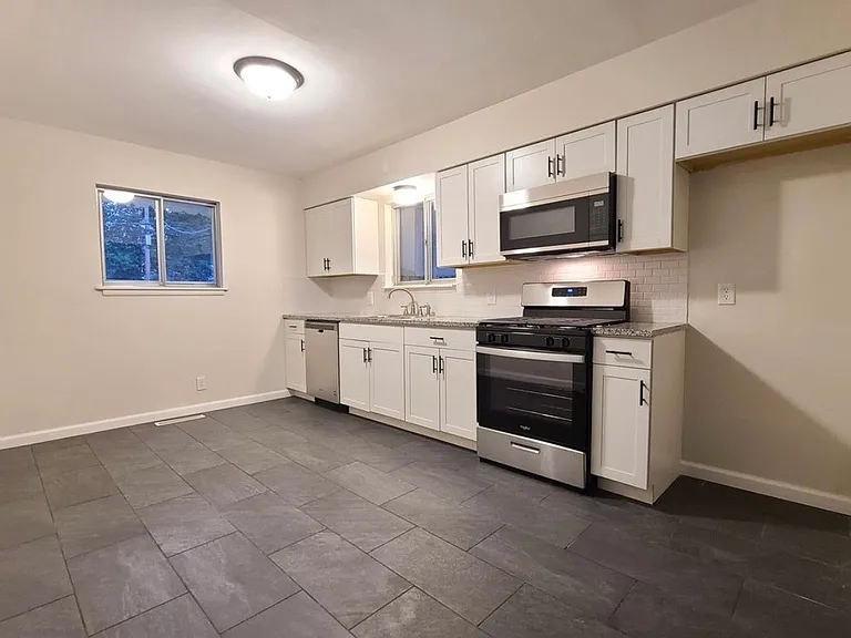 2537 N Johnston Ave — Photo 1