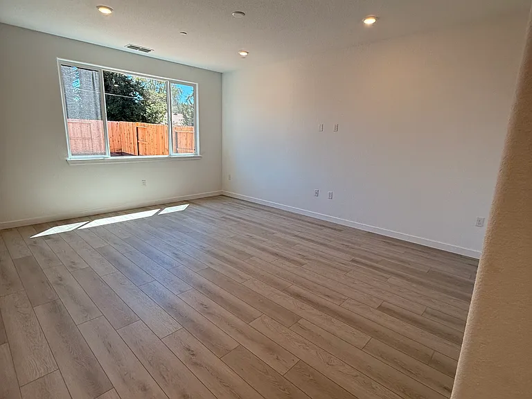 7437 Emmy Way — Photo 8