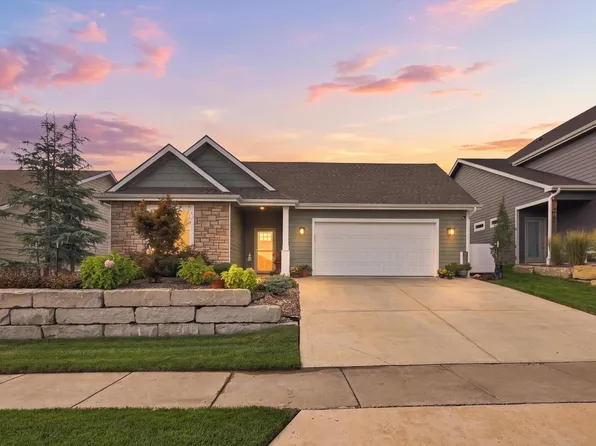 419 N Daylily Dr, Lawrence, KS 66049