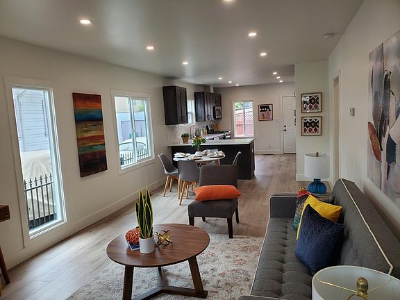 3rd image of 6859 Fresno St