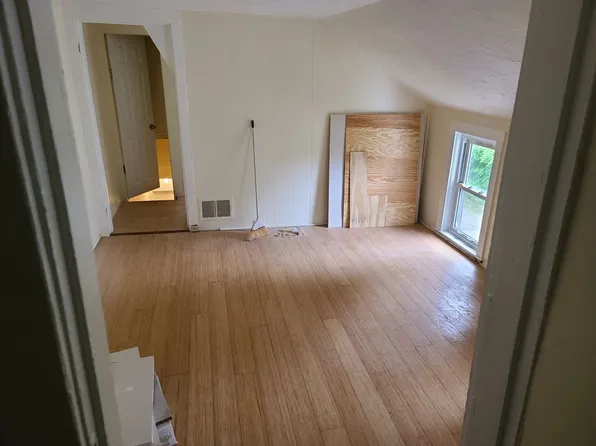 63 Alden St #3B, Ashland, MA 01721