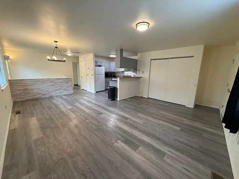 3218 W 2nd Ave — Photo 3