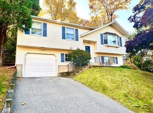 12 Oxbow Dr, Torrington, CT 06790